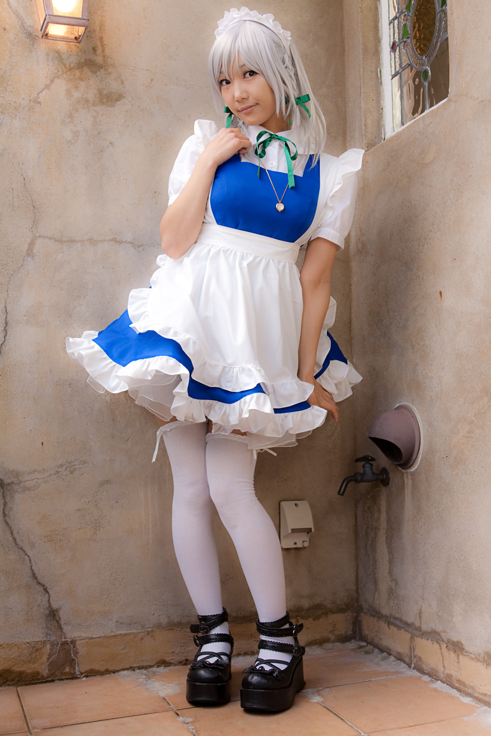 cosplay美女套图 c77 Sakuya Izayoi　白丝假发扮相(1)